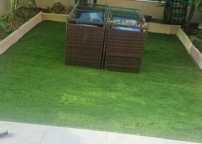 Menton, Appartement/Jardin, Proche Mer Et Centre